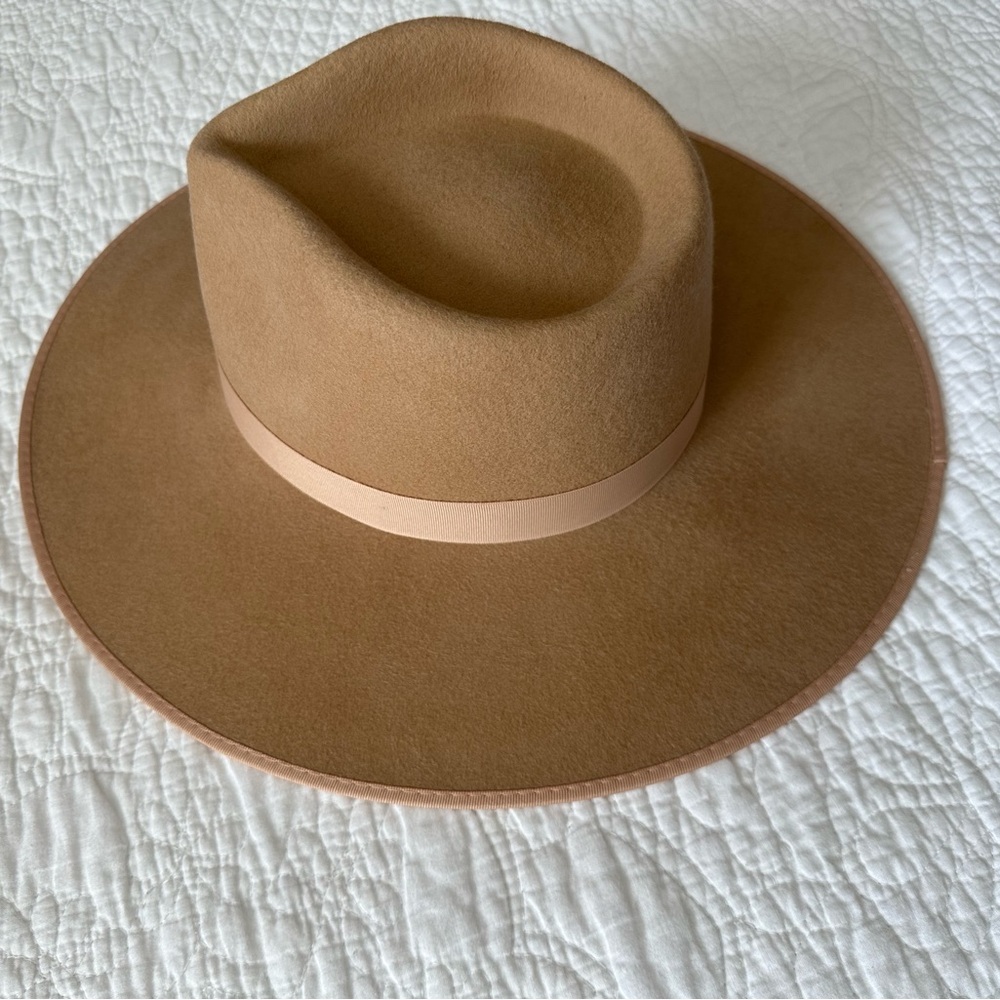 Vintage style hat